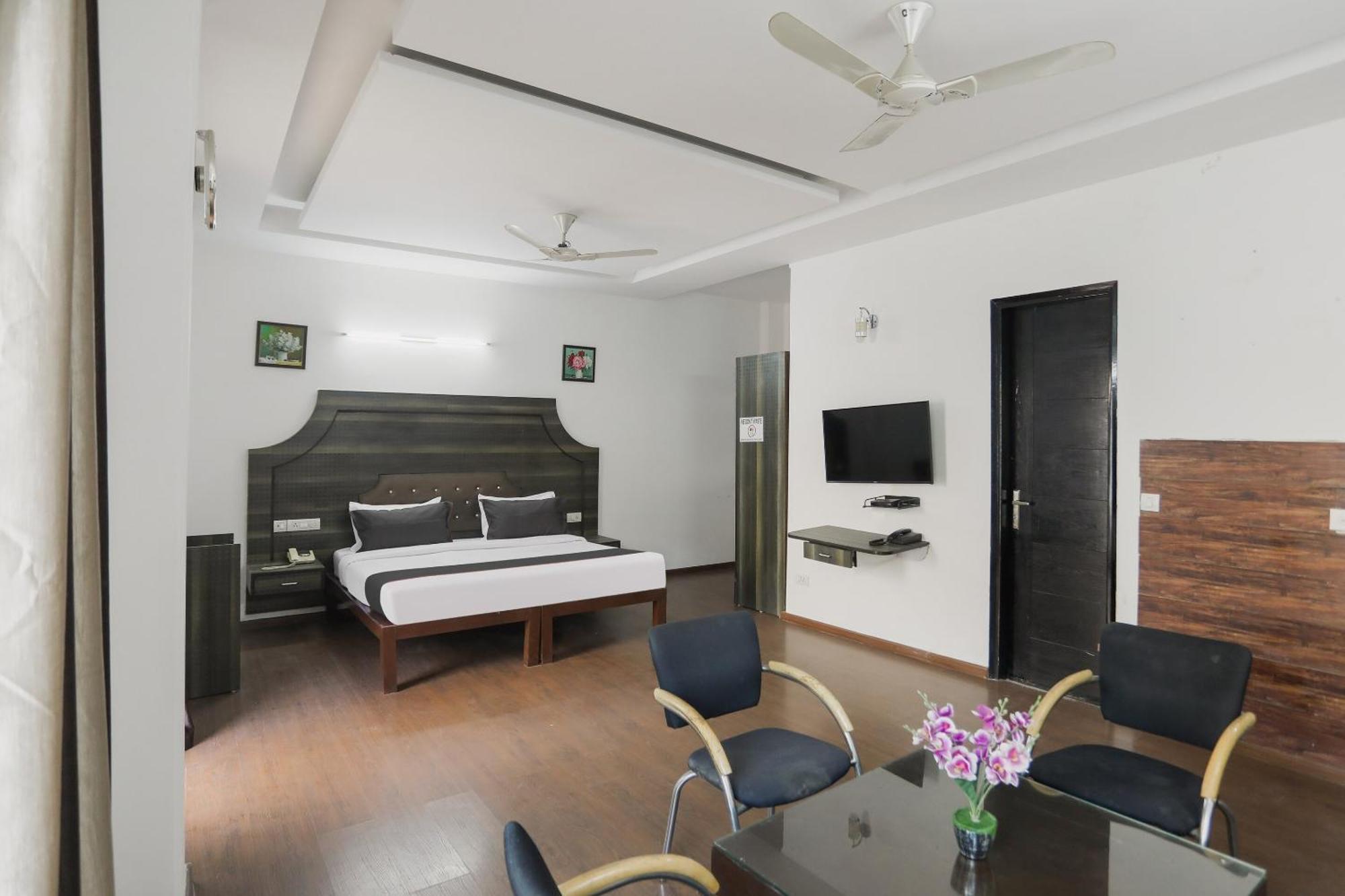 Hotel O Kanishk Inn Gurgaon Exterior foto